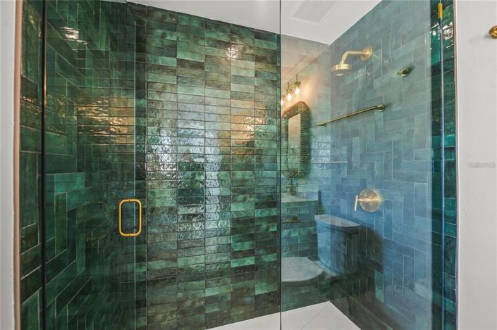 Image No.37-6 Bed Property for sale