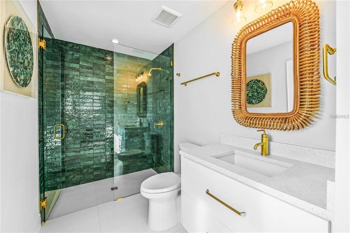 Image No.38-6 Bed Property for sale