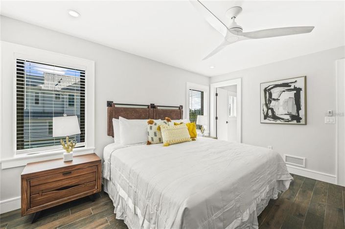 Image No.39-6 Bed Property for sale