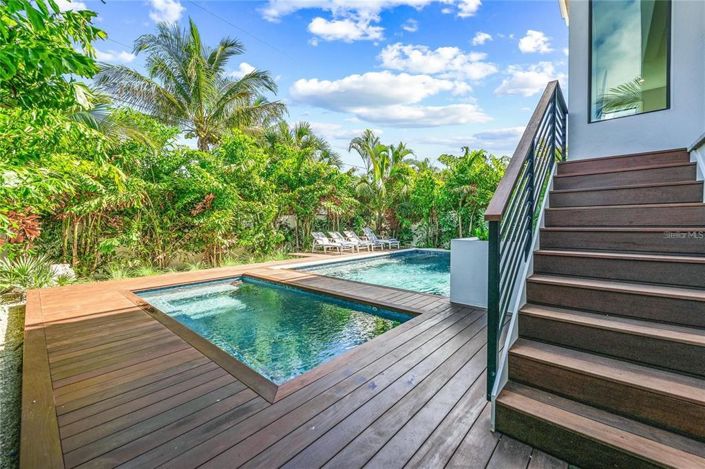 Image No.53-6 Bed Property for sale