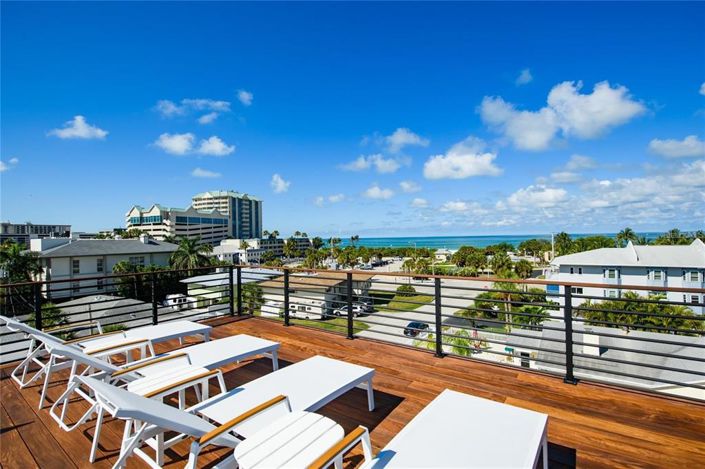 Image No.6-6 Bed Property for sale