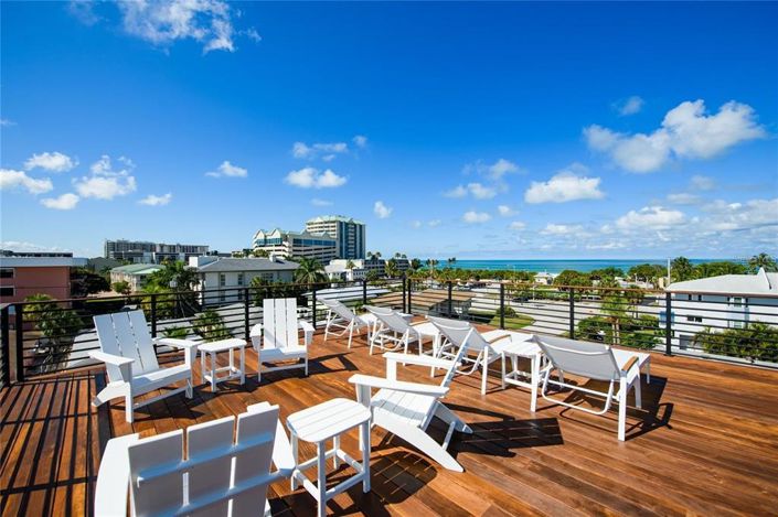 Image No.60-6 Bed Property for sale