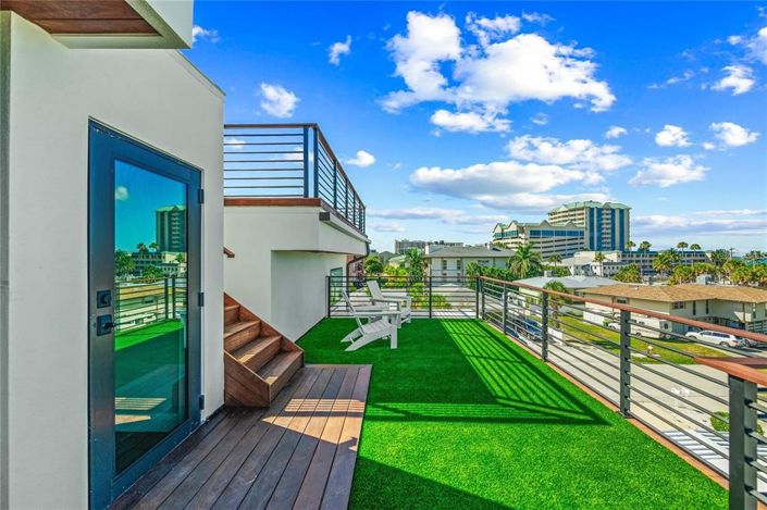 Image No.62-6 Bed Property for sale