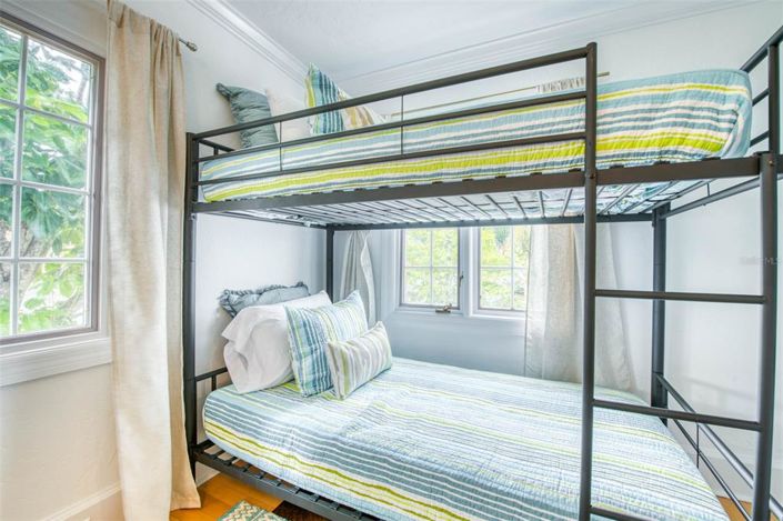 Image No.23-4 Bed Property for sale