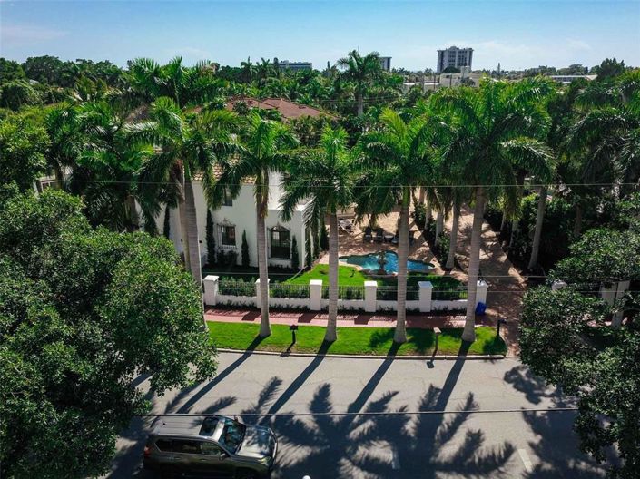 Image No.58-4 Bed Property for sale