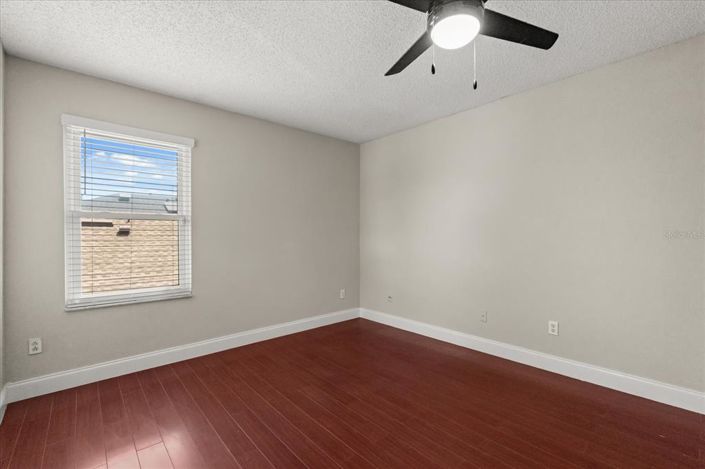 Image No.26-3 Bed Property for sale