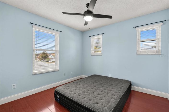 Image No.30-3 Bed Property for sale