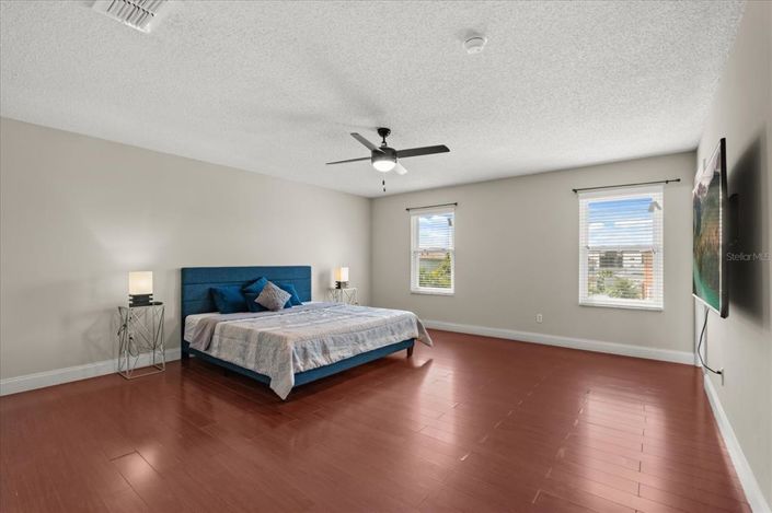 Image No.32-3 Bed Property for sale