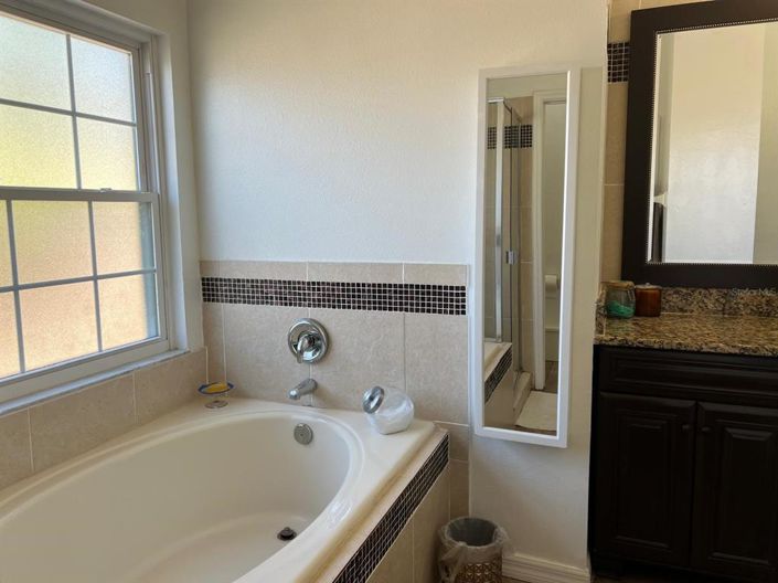 Image No.33-4 Bed Property for sale