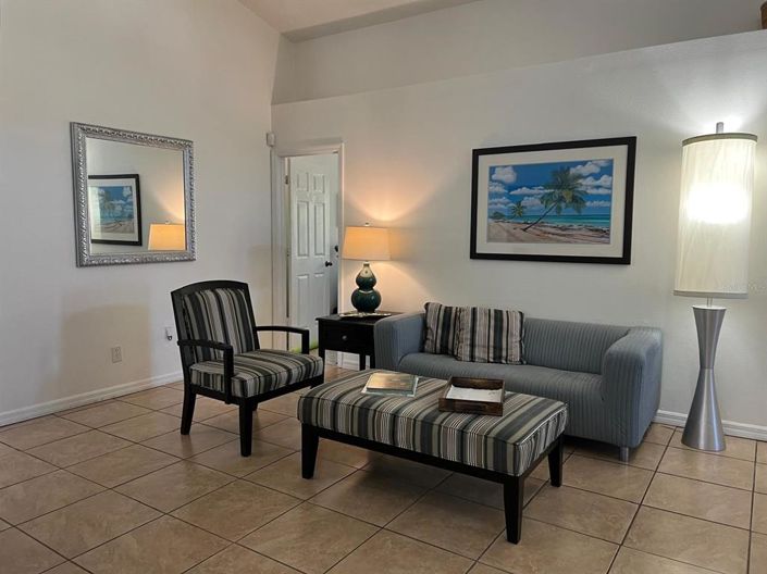 Image No.4-4 Bed Property for sale