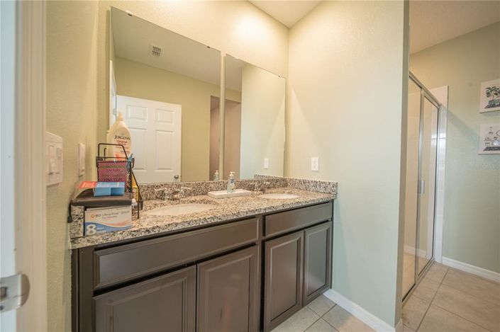 Image No.15-3 Bed Property for sale