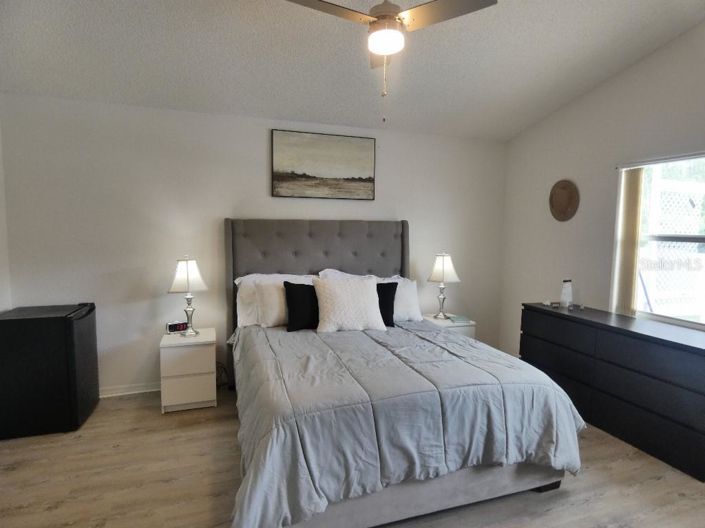 Image No.19-3 Bed Property for sale