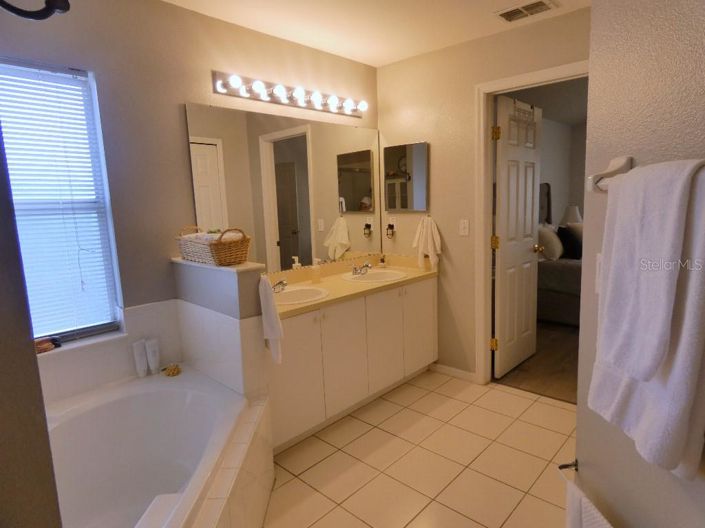 Image No.25-3 Bed Property for sale