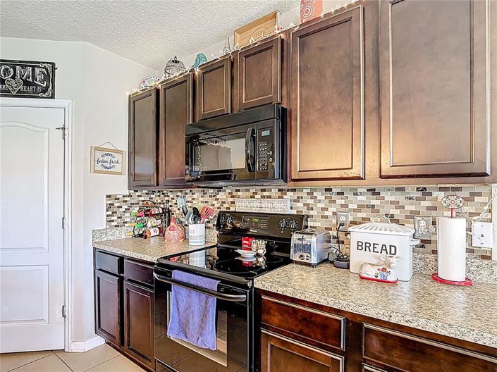 Image No.11-5 Bed Property for sale