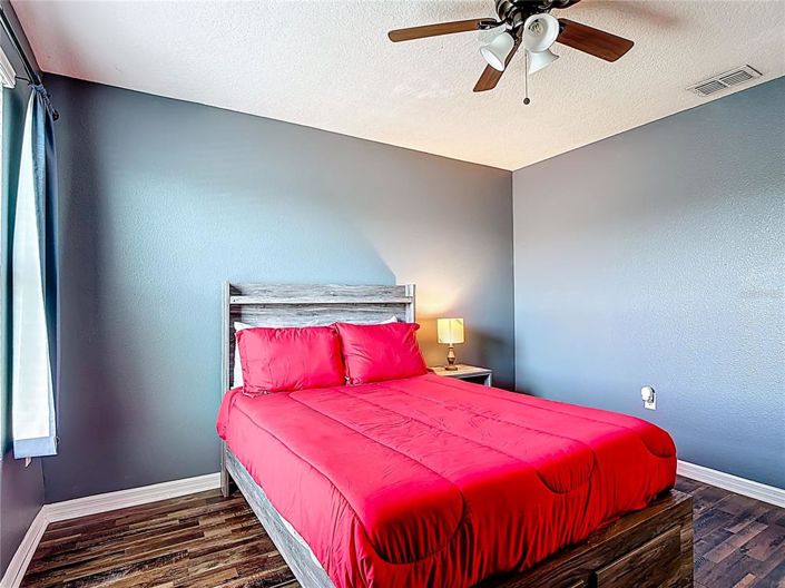 Image No.20-5 Bed Property for sale