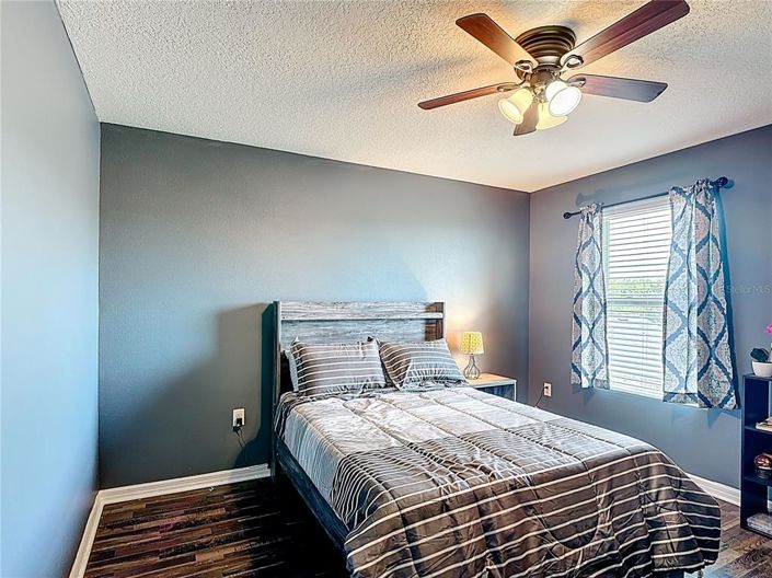 Image No.27-5 Bed Property for sale