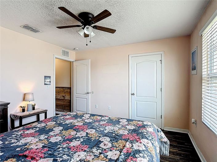 Image No.29-5 Bed Property for sale