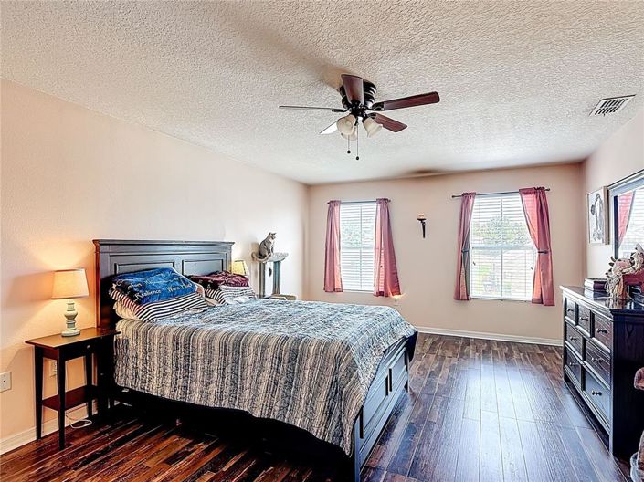 Image No.31-5 Bed Property for sale