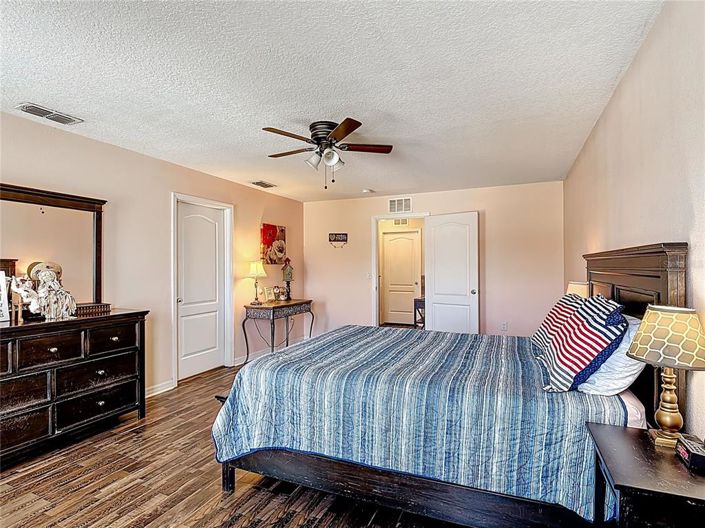 Image No.34-5 Bed Property for sale