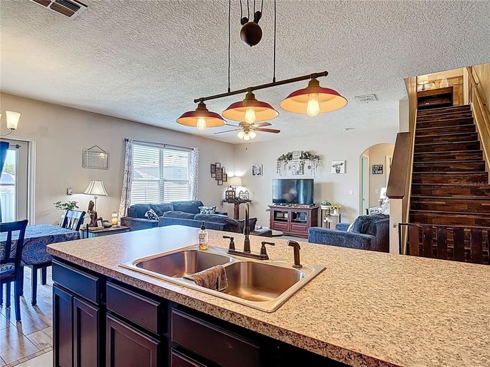 Image No.9-5 Bed Property for sale