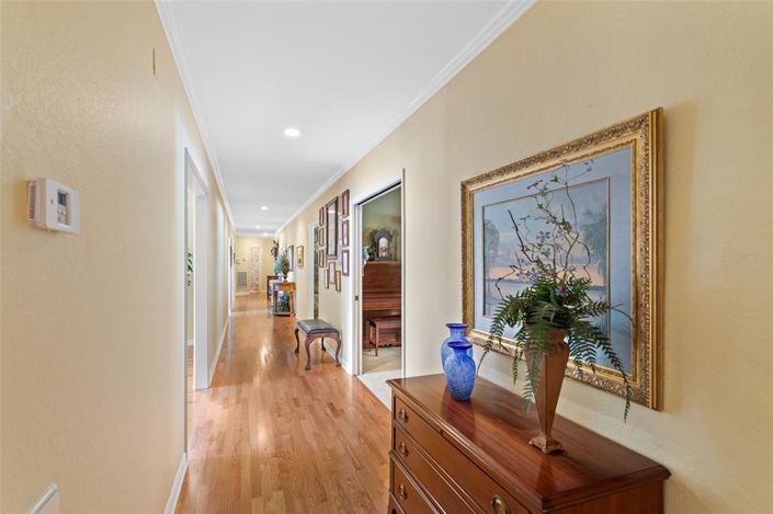 Image No.27-5 Bed Property for sale