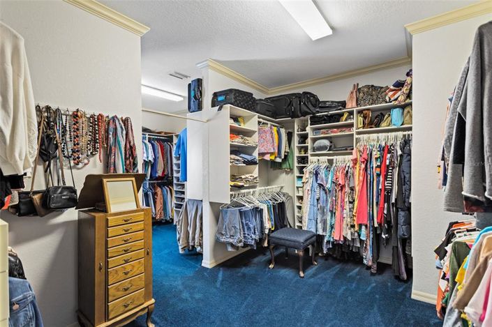 Image No.34-5 Bed Property for sale