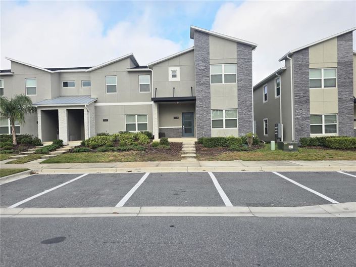 Image No.1-5 Bed Townhouse for sale