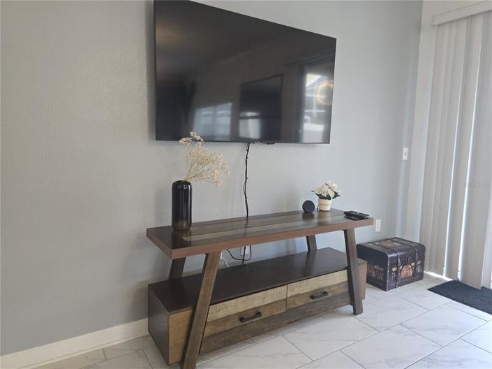 Image No.10-5 Bed Townhouse for sale