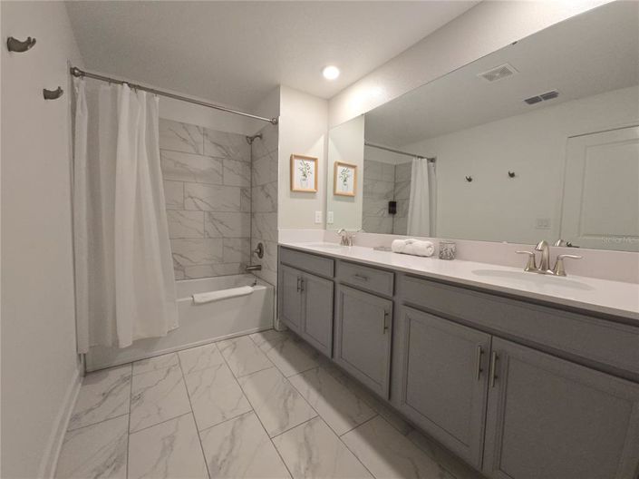 Image No.13-5 Bed Townhouse for sale