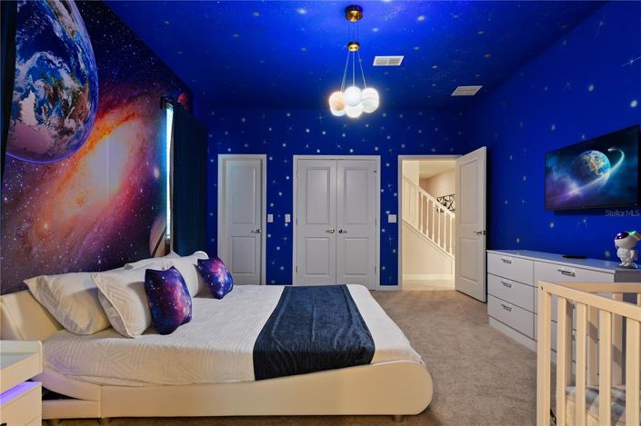 Image No.18-10 Bed Property for sale