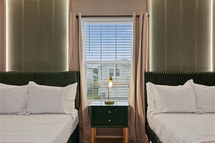 Image No.43-10 Bed Property for sale