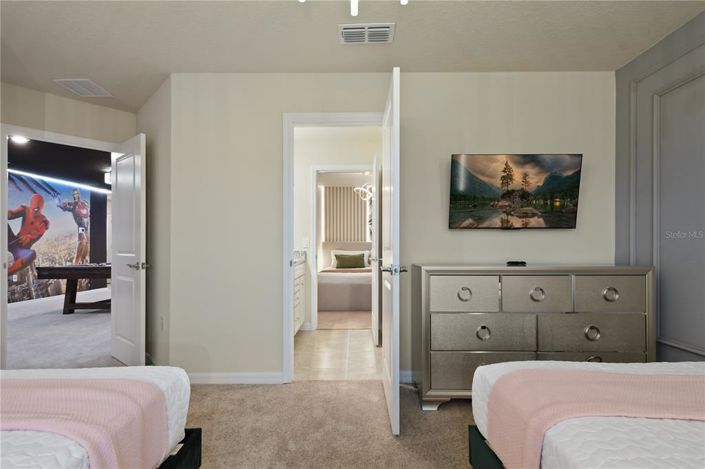 Image No.44-10 Bed Property for sale