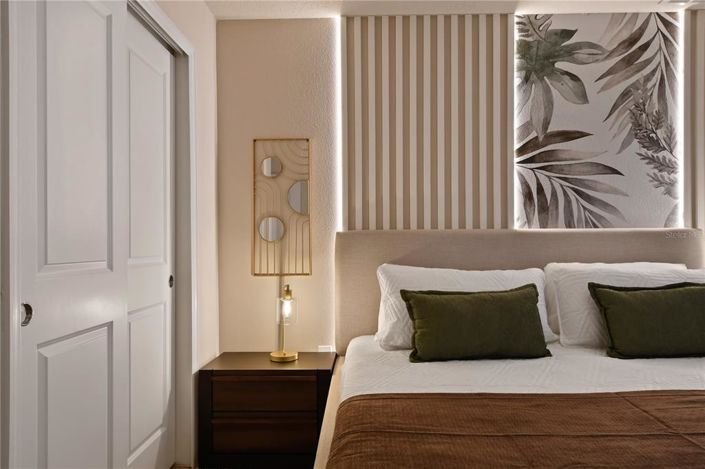 Image No.48-10 Bed Property for sale