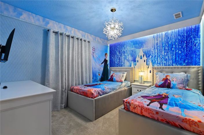 Image No.52-10 Bed Property for sale