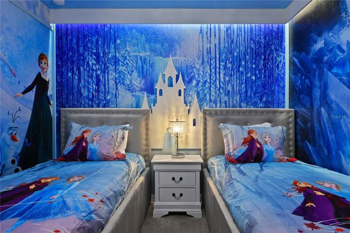 Image No.53-10 Bed Property for sale