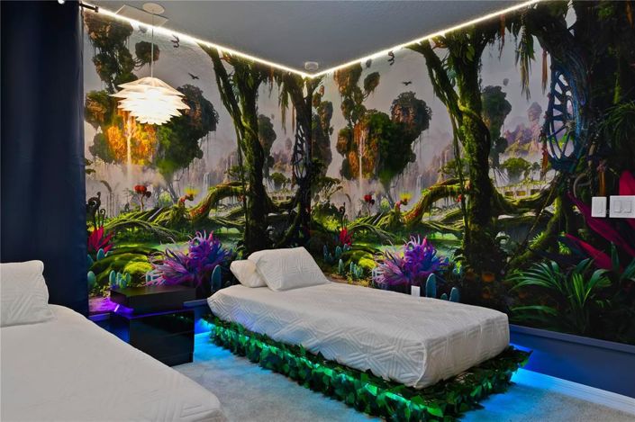 Image No.63-10 Bed Property for sale