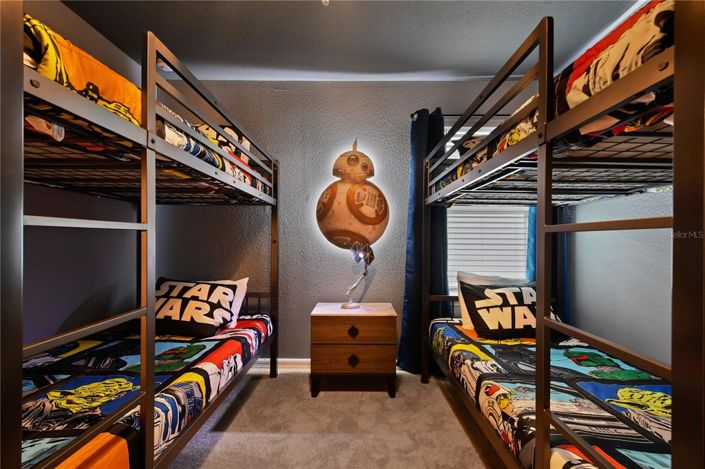 Image No.66-10 Bed Property for sale