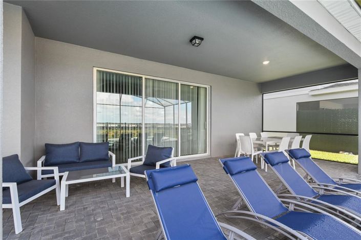 Image No.70-10 Bed Property for sale