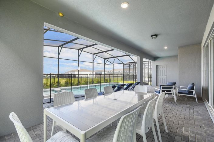 Image No.72-10 Bed Property for sale