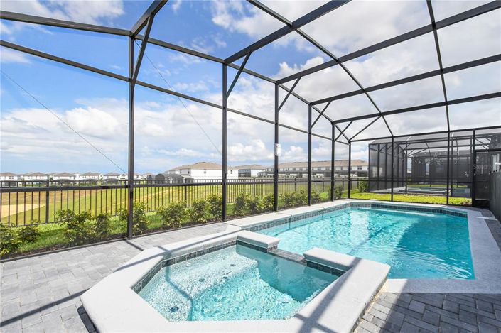 Image No.74-10 Bed Property for sale