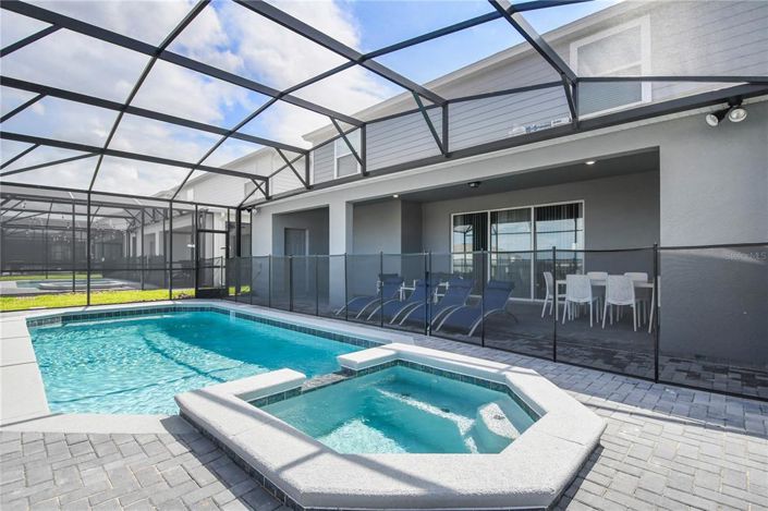 Image No.75-10 Bed Property for sale