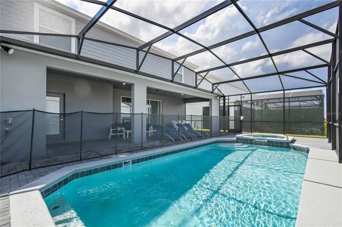 Image No.77-10 Bed Property for sale