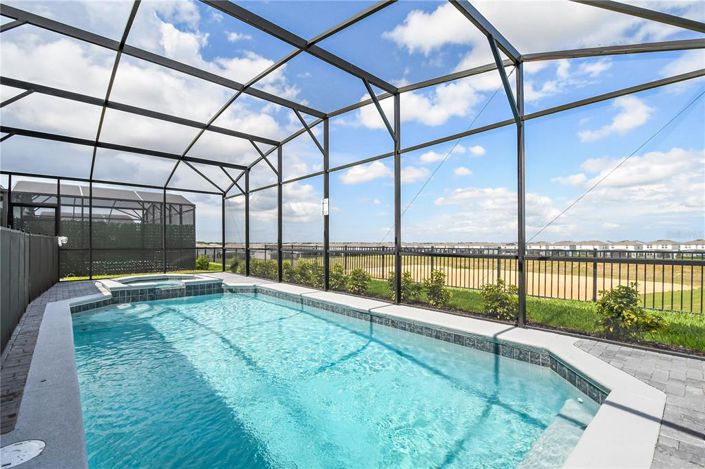 Image No.78-10 Bed Property for sale