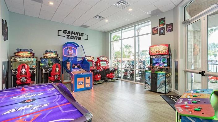 Image No.84-10 Bed Property for sale