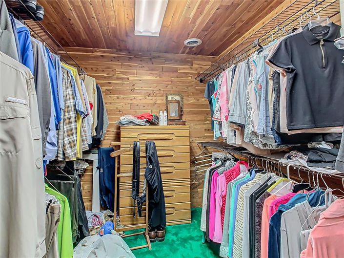 Image No.10-5 Bed Property for sale