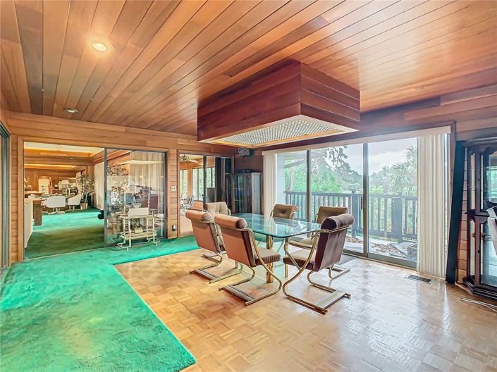 Image No.19-5 Bed Property for sale