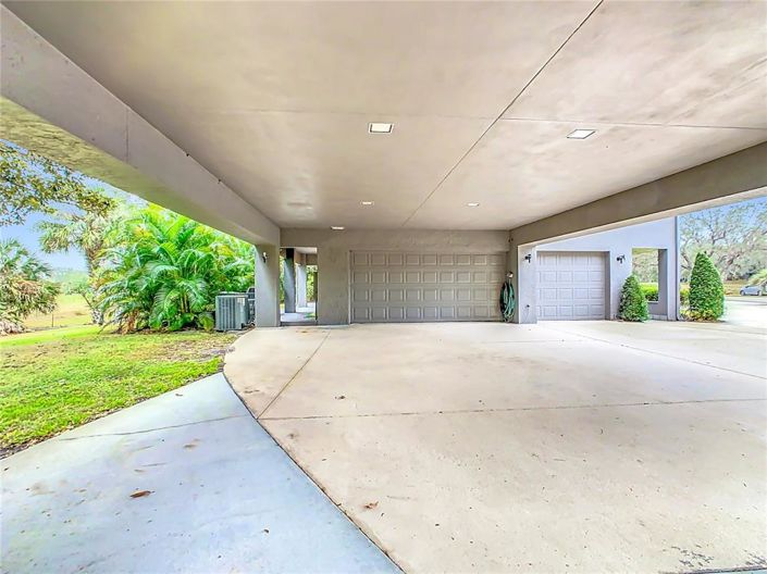 Image No.60-5 Bed Property for sale