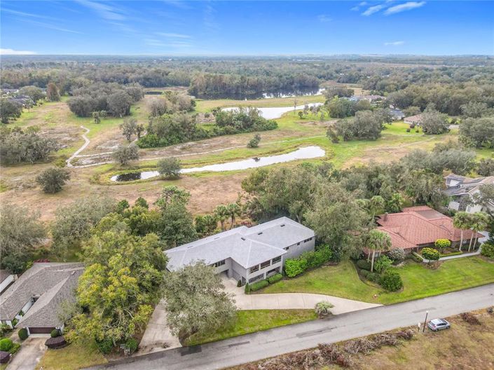 Image No.66-5 Bed Property for sale