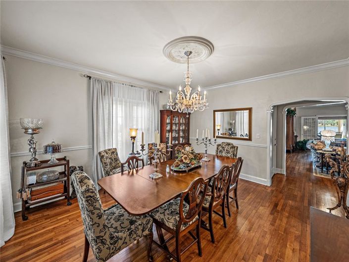 Image No.11-5 Bed Property for sale