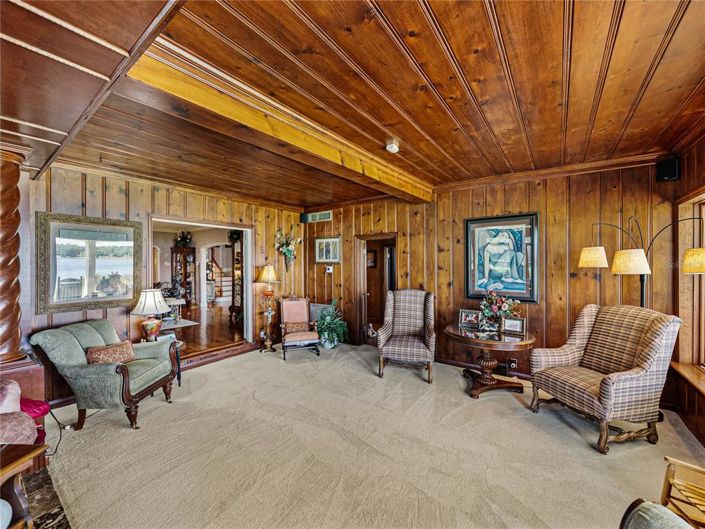 Image No.12-5 Bed Property for sale